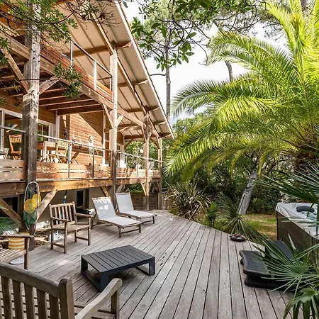 Piraillan Lege-cap Ferret Holiday home